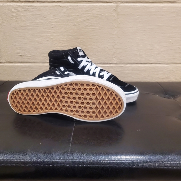 Vans - Picture 4 of 7